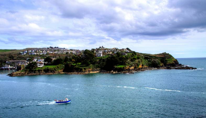 Western Morning View - The view across the Fowey estuary towards Polruan - © Ian Foster / fozimage