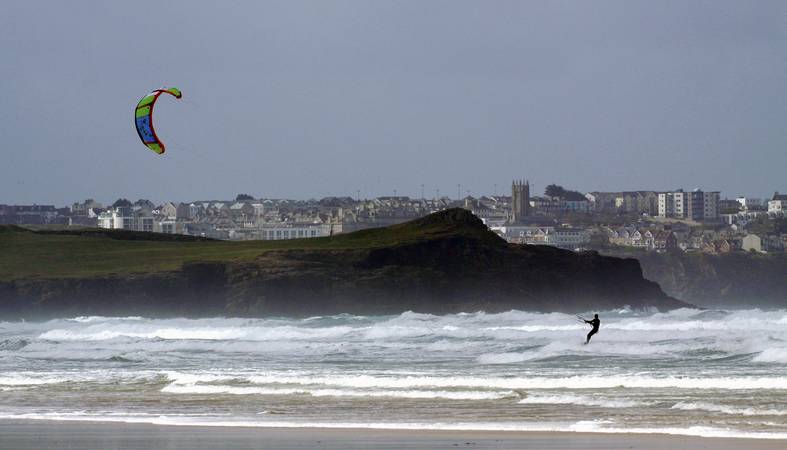 Western Morning View - Kitesurfing at Watergate Bay near Newquay - © Ian Foster / fozimage