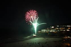 Looe - New Years Eve Fireworks - © Ian Foster / fozimage