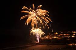 Looe - New Years Eve Fireworks - © Ian Foster / fozimage