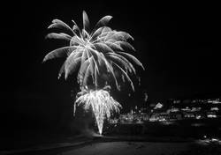 Looe - New Years Eve Fireworks - © Ian Foster / fozimage