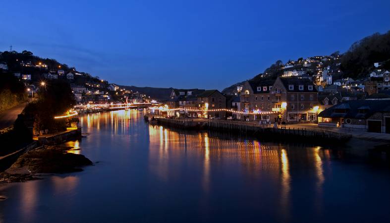 Western Morning View - Dusk falls over the Looe River - © Ian Foster / fozimage