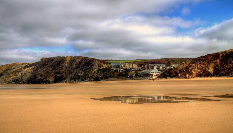 Western Morning View - Low tide at Watergate Bay - © Ian Foster / fozimage