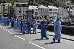 the procession crosses the bridge