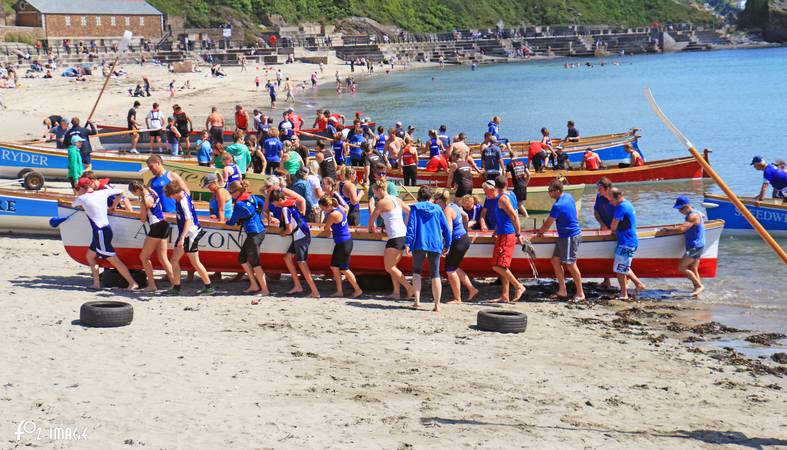 1 July 2017 - Looe Gig Regatta © Ian Foster / fozimage