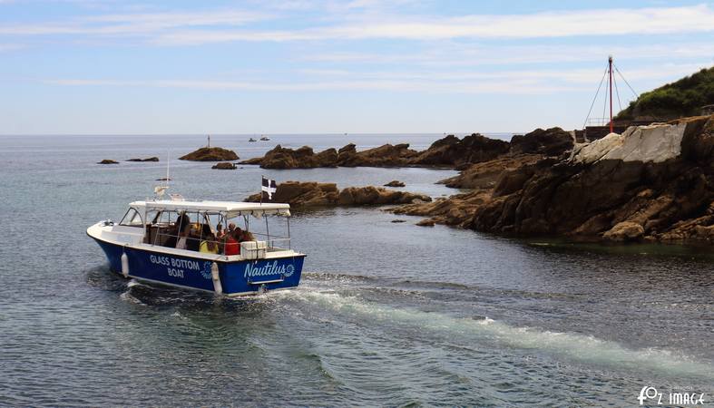 8 July 2017 - Nautilus Glass Bottom Boat © Ian Foster / fozimage