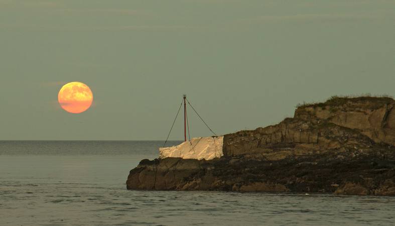 Western Morning View - Moonrise over White Rock Looe - © Ian Foster / fozimage