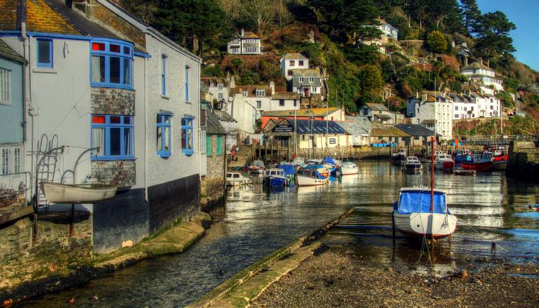Western Morning View - The River Pol flows into Polperro's inner harbour - © Ian Foster / fozimage