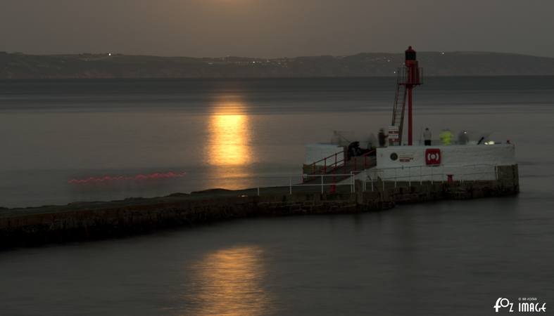 5 October 2017 Harvest moon over Banjo Pier © Ian Foster / fozimage