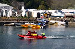 Powerboat racing - dry pits - Looe river